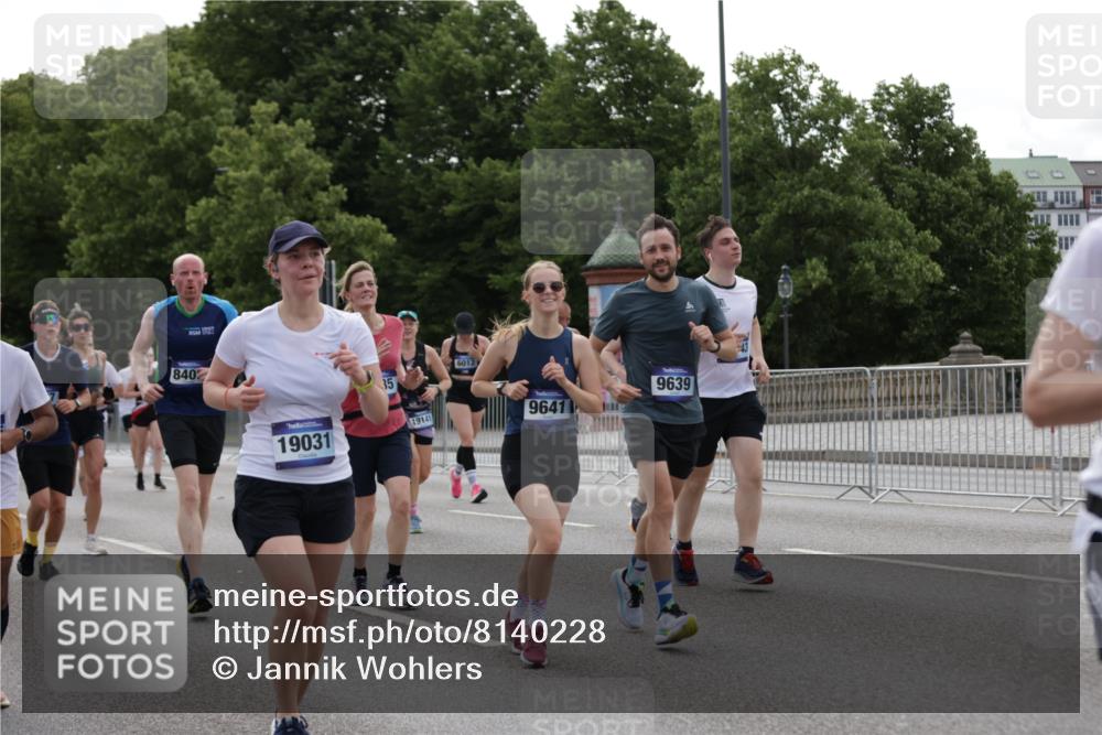29.06.2025 - hella hamburg halbmarathon Jannik Wohlers http://msf.ph/oto/8140228 29.06.2025 10:43:01 Lombardsbrücke 1155, 1816, 1878, 3238, 3329, 3390, 3638, 4056, 4302, 4367, 5370, 5720, 6012, 6096, 6226, 6440, 6931, 7872, 7926, 8135, 8233, 8408, 8435, 9639, 9641, 9976, 10083, 10200, 10202, 10325, 11093, 11279, 11649, 11969, 12603, 12654, 13684, 13685, 13748, 13786, 14528, 14890, 15187, 15509, 15514, 15717, 16055, 16358, 16560, 16901, 16902, 17143, 17210, 18341, 18497, 19031, 19043, 19141 meine-sportfotos.de