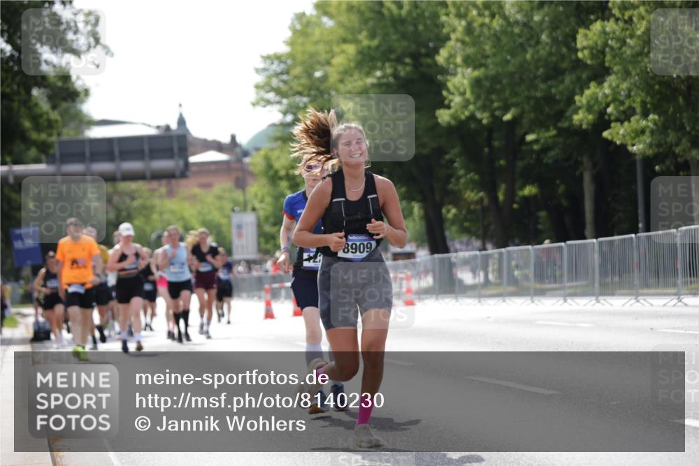 29.06.2025 - hella hamburg halbmarathon Jannik Wohlers http://msf.ph/oto/8140230 29.06.2025 10:05:24 Lombardsbrücke 1229, 1448, 1830, 2471, 2540, 3461, 3929, 4169, 5762, 8894, 8909, 9339, 9477, 9917, 10791, 10998, 11958, 17731, 17740, 17885, 18973, 19248 meine-sportfotos.de