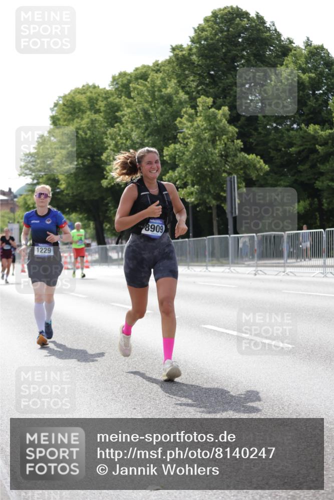 29.06.2025 - hella hamburg halbmarathon Jannik Wohlers http://msf.ph/oto/8140247 29.06.2025 10:05:25 Lombardsbrücke 1229, 1448, 1830, 1842, 2471, 2540, 3461, 3929, 4169, 5762, 8894, 8909, 9339, 9477, 9917, 10791, 10998, 17731, 17740, 17885, 18857, 18973, 19248 meine-sportfotos.de