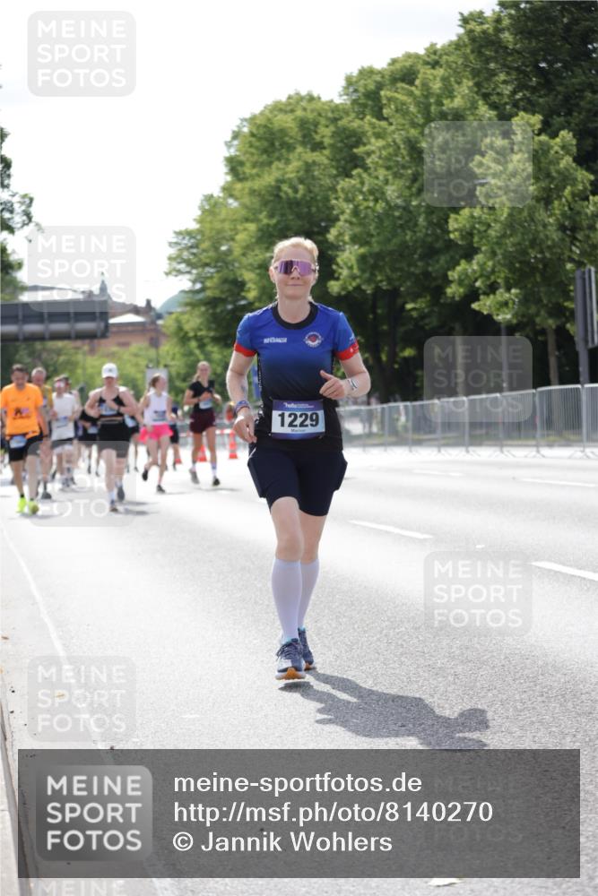 29.06.2025 - hella hamburg halbmarathon Jannik Wohlers http://msf.ph/oto/8140270 29.06.2025 10:05:27 Lombardsbrücke 1229, 1448, 1830, 1842, 2471, 2540, 3461, 3929, 4169, 5762, 6014, 7741, 8894, 8909, 9339, 9477, 9917, 10791, 10998, 15766, 16441, 16687, 17731, 17740, 17885, 18857, 18973 meine-sportfotos.de