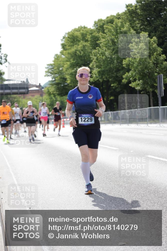 29.06.2025 - hella hamburg halbmarathon Jannik Wohlers http://msf.ph/oto/8140279 29.06.2025 10:05:27 Lombardsbrücke 1229, 1448, 1830, 1842, 2471, 2540, 3461, 3929, 4169, 5762, 6014, 7741, 8894, 8909, 9339, 9477, 9917, 10791, 10998, 15766, 16441, 16687, 17731, 17740, 17885, 18857, 18973 meine-sportfotos.de