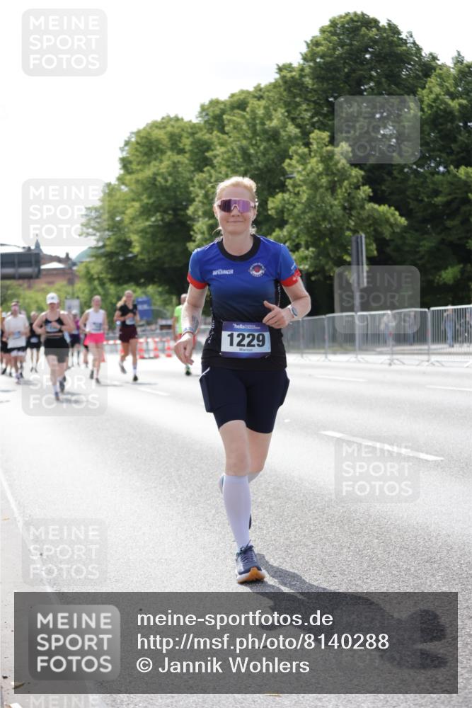 29.06.2025 - hella hamburg halbmarathon Jannik Wohlers http://msf.ph/oto/8140288 29.06.2025 10:05:27 Lombardsbrücke 1229, 1448, 1830, 1842, 2471, 2540, 3461, 3929, 4169, 5762, 6014, 7741, 8894, 8909, 9339, 9477, 9917, 10791, 10998, 15766, 16441, 16687, 17731, 17740, 17885, 18857, 18973 meine-sportfotos.de