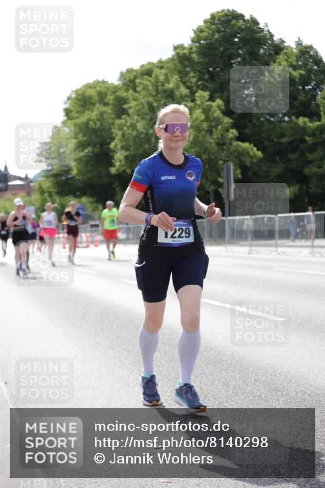 29.06.2025 - hella hamburg halbmarathon Jannik Wohlers http://msf.ph/oto/8140298 29.06.2025 10:05:28 Lombardsbrücke 1229, 1448, 1830, 1842, 2471, 2540, 3461, 3929, 4169, 5762, 6014, 7741, 8051, 8894, 8909, 9339, 9477, 9917, 10791, 10998, 15766, 16441, 16687, 17740, 17885, 18857, 18973 meine-sportfotos.de