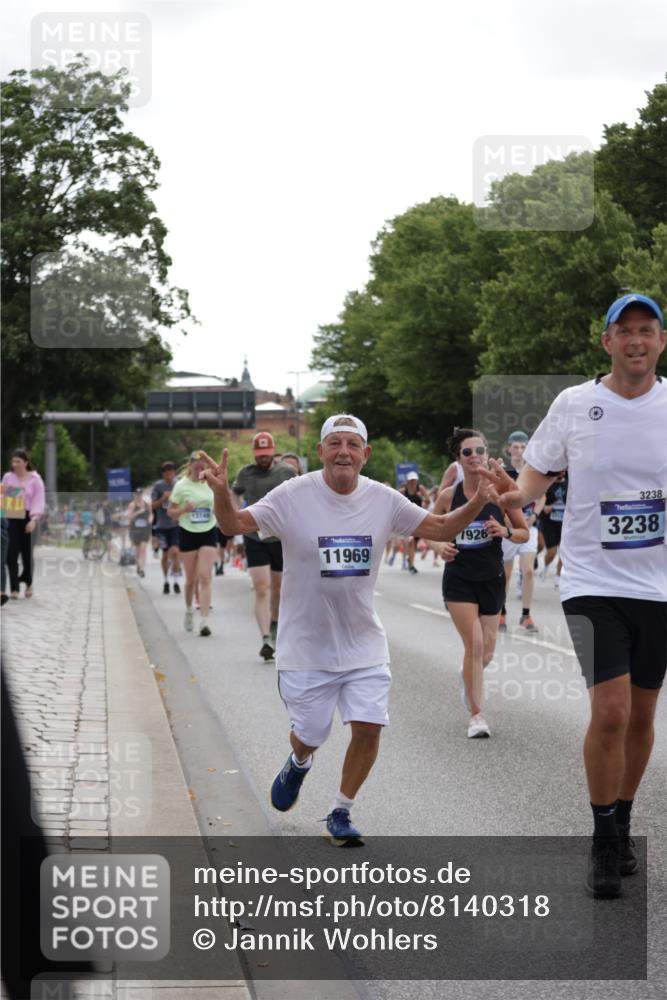 29.06.2025 - hella hamburg halbmarathon Jannik Wohlers http://msf.ph/oto/8140318 29.06.2025 10:43:04 Lombardsbrücke 1155, 1400, 1816, 1878, 3238, 3329, 3390, 4056, 4367, 5214, 5370, 5720, 6012, 6096, 6226, 6440, 6931, 7197, 7872, 7926, 8135, 8233, 8408, 8504, 9639, 9641, 9831, 10083, 10200, 10202, 10325, 11093, 11279, 11649, 11969, 12654, 13684, 13685, 13730, 13748, 14528, 14890, 15177, 15187, 15514, 15717, 16358, 16560, 16901, 16902, 17143, 17210, 18341, 18497, 19031, 19043, 19141 meine-sportfotos.de