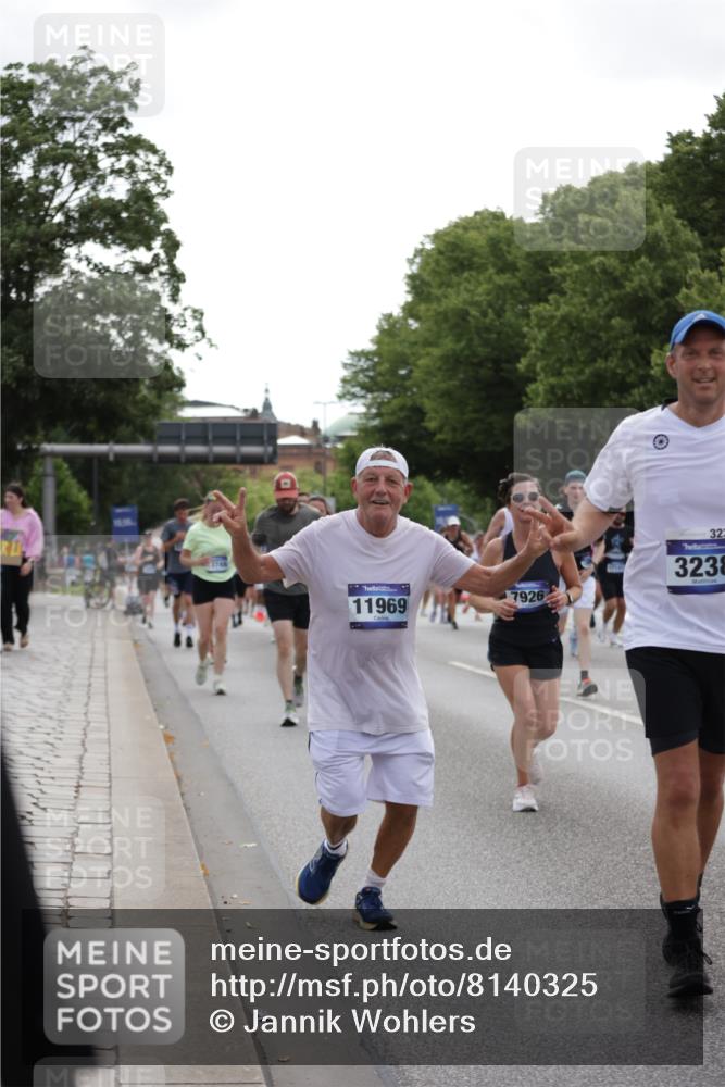 29.06.2025 - hella hamburg halbmarathon Jannik Wohlers http://msf.ph/oto/8140325 29.06.2025 10:43:04 Lombardsbrücke 1155, 1400, 1816, 1878, 3238, 3329, 3390, 4056, 4367, 5214, 5370, 5720, 6012, 6096, 6226, 6440, 6931, 7197, 7872, 7926, 8135, 8233, 8408, 8504, 9639, 9641, 9831, 10083, 10200, 10202, 10325, 11093, 11279, 11649, 11969, 12654, 13684, 13685, 13730, 13748, 14528, 14890, 15177, 15187, 15514, 15717, 16358, 16560, 16901, 16902, 17143, 17210, 18341, 18497, 19031, 19043, 19141 meine-sportfotos.de