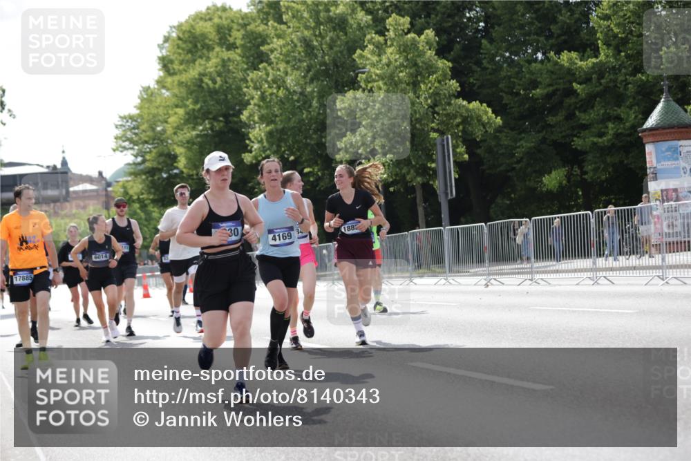 29.06.2025 - hella hamburg halbmarathon Jannik Wohlers http://msf.ph/oto/8140343 29.06.2025 10:05:31 Lombardsbrücke 1229, 1448, 1830, 1842, 2471, 2540, 3062, 3929, 4169, 5762, 6014, 7741, 8051, 8316, 8894, 8909, 9477, 13042, 14987, 15766, 15772, 16441, 16687, 17885, 18768, 18857, 18973 meine-sportfotos.de