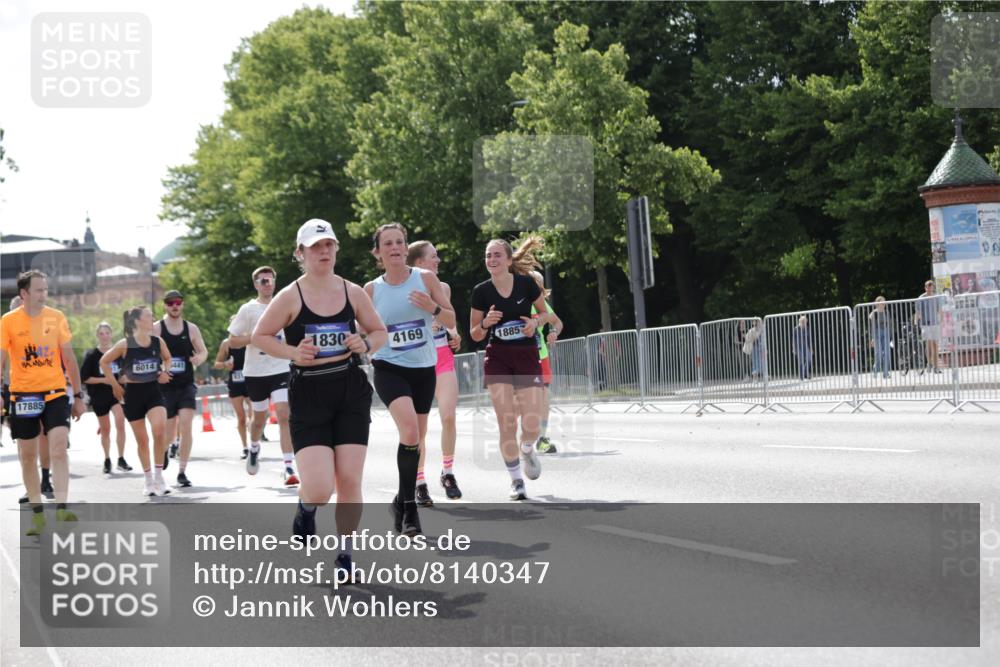 29.06.2025 - hella hamburg halbmarathon Jannik Wohlers http://msf.ph/oto/8140347 29.06.2025 10:05:31 Lombardsbrücke 1229, 1448, 1830, 1842, 2471, 2540, 3062, 3929, 4169, 5762, 6014, 7741, 8051, 8316, 8894, 8909, 9477, 13042, 14987, 15766, 15772, 16441, 16687, 17885, 18768, 18857, 18973 meine-sportfotos.de