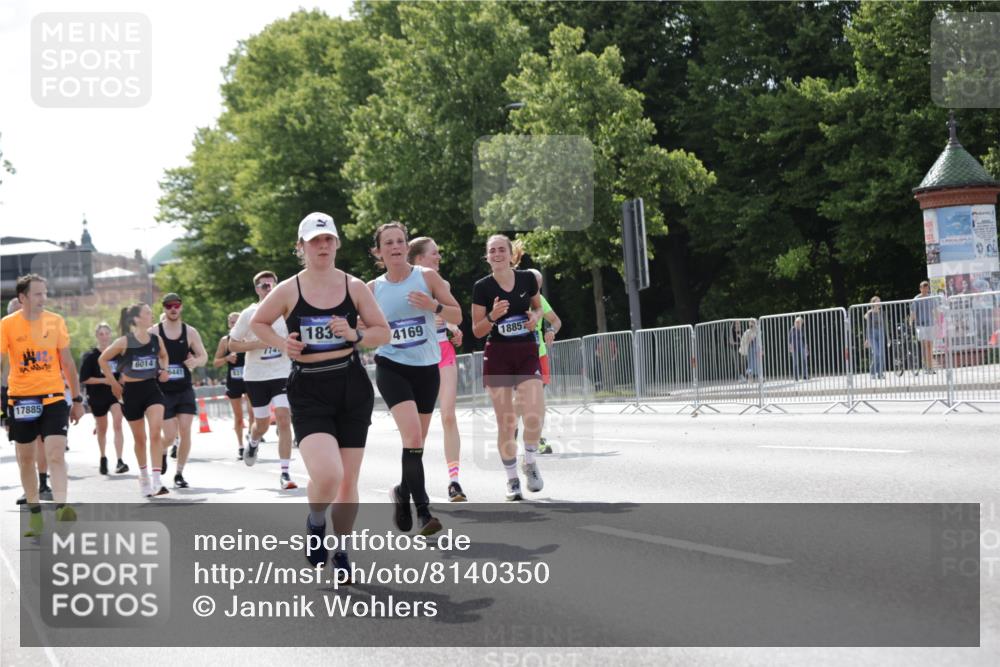 29.06.2025 - hella hamburg halbmarathon Jannik Wohlers http://msf.ph/oto/8140350 29.06.2025 10:05:31 Lombardsbrücke 1229, 1448, 1830, 1842, 2471, 2540, 3062, 3929, 4169, 5762, 6014, 7741, 8051, 8316, 8894, 8909, 9477, 13042, 14987, 15766, 15772, 16441, 16687, 17885, 18768, 18857, 18973 meine-sportfotos.de