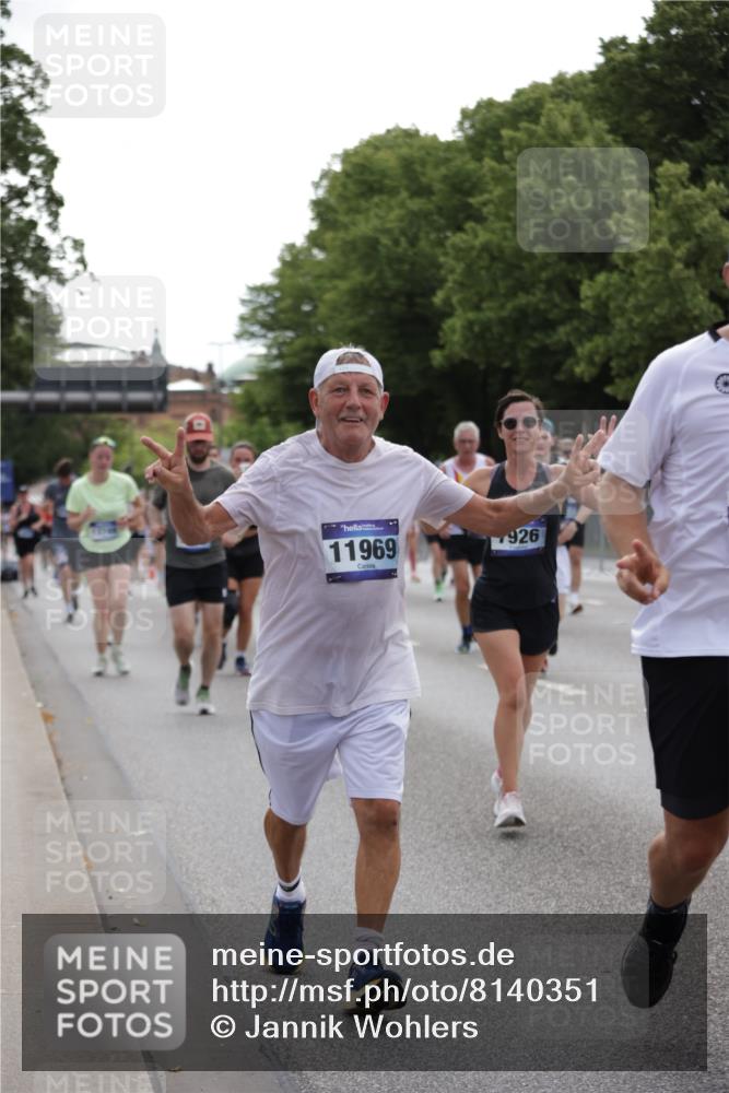 29.06.2025 - hella hamburg halbmarathon Jannik Wohlers http://msf.ph/oto/8140351 29.06.2025 10:43:04 Lombardsbrücke 1155, 1400, 1816, 1878, 3238, 3329, 3390, 4056, 4367, 5214, 5370, 5720, 6012, 6096, 6226, 6440, 6931, 7197, 7872, 7926, 8135, 8233, 8408, 8504, 9639, 9641, 9831, 10083, 10200, 10202, 10325, 11093, 11279, 11649, 11969, 12654, 13684, 13685, 13730, 13748, 14528, 14890, 15177, 15187, 15514, 15717, 16358, 16560, 16901, 16902, 17143, 17210, 18341, 18497, 19031, 19043, 19141 meine-sportfotos.de
