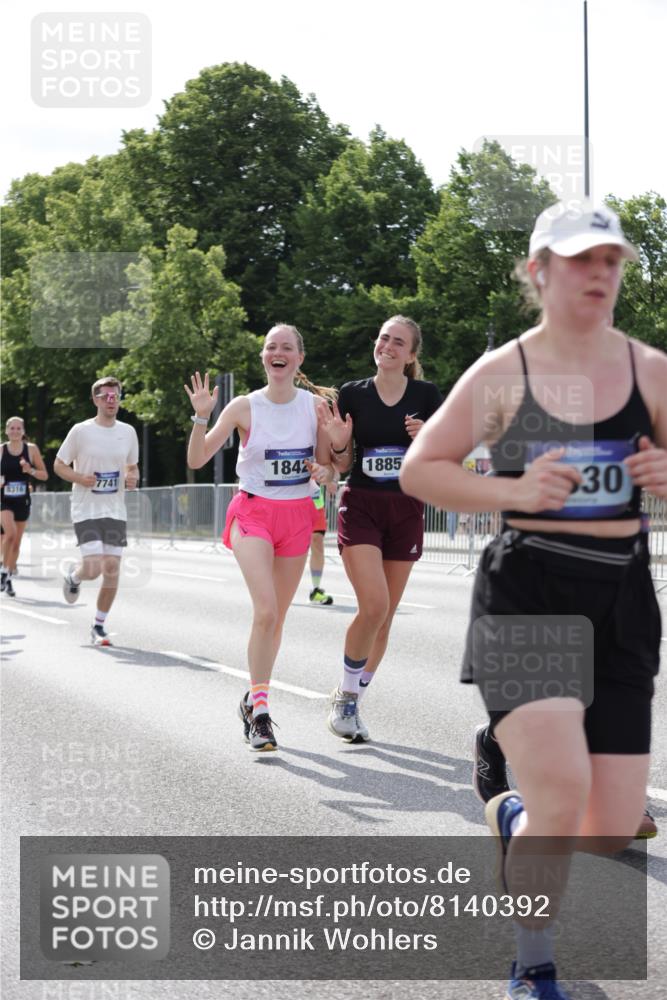29.06.2025 - hella hamburg halbmarathon Jannik Wohlers http://msf.ph/oto/8140392 29.06.2025 10:05:34 Lombardsbrücke 1229, 1448, 1830, 1842, 2471, 2540, 3062, 4169, 4542, 6014, 7741, 8051, 8316, 8894, 8909, 9477, 13042, 13054, 14987, 15766, 15772, 16441, 16687, 17885, 18768, 18857 meine-sportfotos.de