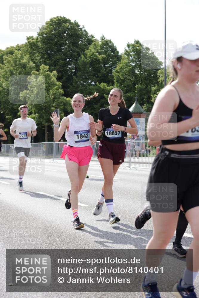 29.06.2025 - hella hamburg halbmarathon Jannik Wohlers http://msf.ph/oto/8140401 29.06.2025 10:05:34 Lombardsbrücke 1229, 1448, 1830, 1842, 2471, 2540, 3062, 4169, 4542, 6014, 7741, 8051, 8316, 8894, 8909, 9477, 13042, 13054, 14987, 15766, 15772, 16441, 16687, 17885, 18768, 18857 meine-sportfotos.de