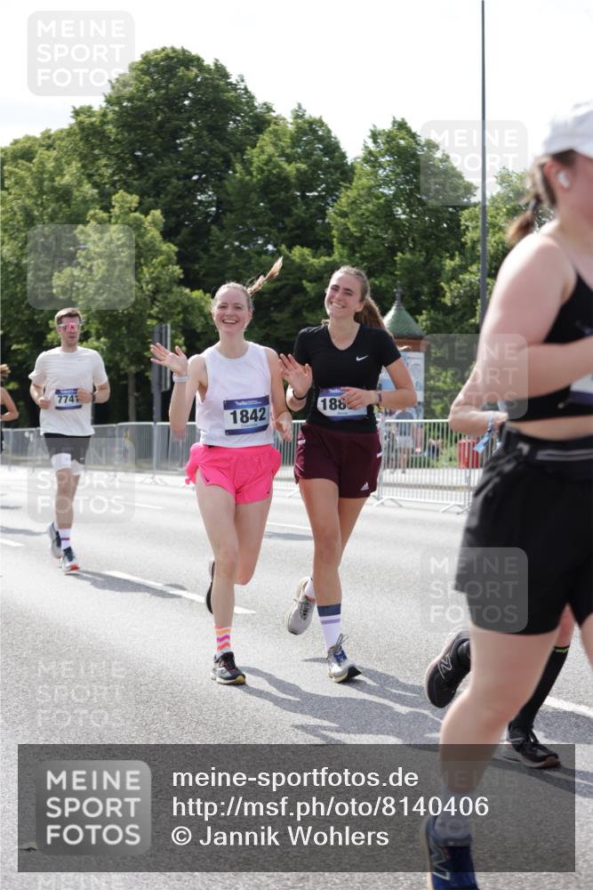 29.06.2025 - hella hamburg halbmarathon Jannik Wohlers http://msf.ph/oto/8140406 29.06.2025 10:05:34 Lombardsbrücke 1229, 1448, 1830, 1842, 2471, 2540, 3062, 4169, 4542, 6014, 7741, 8051, 8316, 8894, 8909, 9477, 13042, 13054, 14987, 15766, 15772, 16441, 16687, 17885, 18768, 18857 meine-sportfotos.de