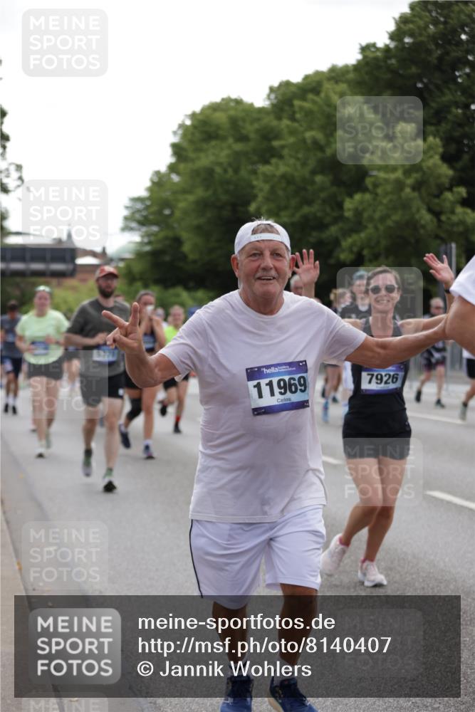 29.06.2025 - hella hamburg halbmarathon Jannik Wohlers http://msf.ph/oto/8140407 29.06.2025 10:43:05 Lombardsbrücke 1023, 1155, 1400, 1816, 1878, 3238, 3329, 3390, 4056, 4367, 4866, 5214, 5370, 5720, 6012, 6096, 6226, 6440, 6931, 7197, 7926, 8135, 8233, 8408, 8504, 9639, 9641, 9831, 10083, 10200, 10202, 10325, 11093, 11279, 11969, 12654, 13684, 13685, 13730, 13748, 14528, 14866, 14890, 15079, 15177, 15187, 15514, 15795, 15848, 16358, 16560, 16901, 16902, 17143, 17210, 18341, 18497, 19031, 19043, 19141 meine-sportfotos.de