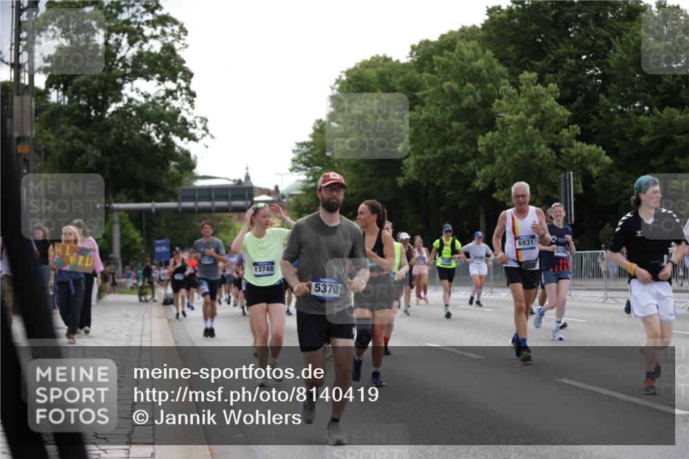 29.06.2025 - hella hamburg halbmarathon Jannik Wohlers http://msf.ph/oto/8140419 29.06.2025 10:43:06 Lombardsbrücke 1023, 1155, 1400, 1878, 3238, 3329, 3390, 4367, 4866, 5214, 5370, 5720, 6012, 6096, 6226, 6440, 6931, 7197, 7926, 8135, 8233, 8408, 8504, 9639, 9641, 9831, 10083, 10200, 10202, 10325, 11279, 11969, 12654, 13730, 13748, 14528, 14866, 14890, 15079, 15177, 15187, 15514, 15795, 15848, 16358, 16560, 16589, 16901, 16902, 17143, 17210, 18341, 18497, 19031, 19043, 19141 meine-sportfotos.de