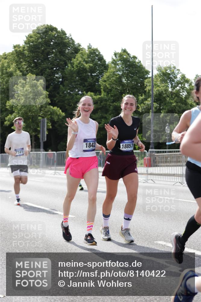 29.06.2025 - hella hamburg halbmarathon Jannik Wohlers http://msf.ph/oto/8140422 29.06.2025 10:05:34 Lombardsbrücke 1229, 1448, 1830, 1842, 2471, 2540, 3062, 4169, 4542, 6014, 7741, 8051, 8316, 8894, 8909, 9477, 13042, 13054, 14987, 15766, 15772, 16441, 16687, 17885, 18768, 18857 meine-sportfotos.de