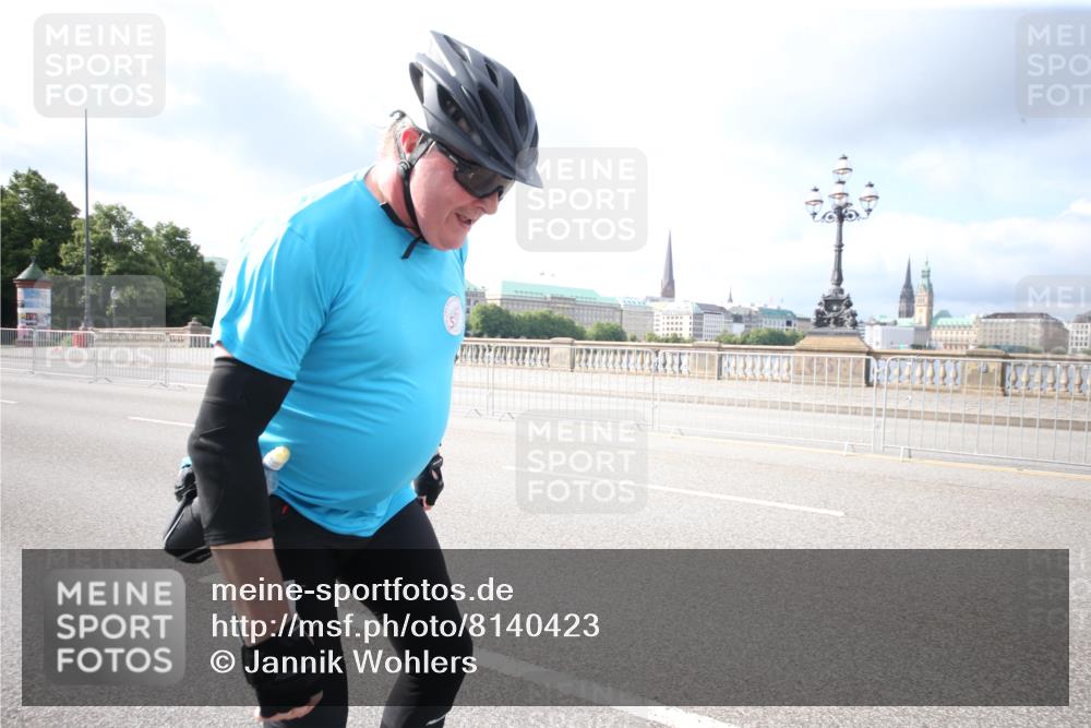 29.06.2025 - hella hamburg halbmarathon Jannik Wohlers http://msf.ph/oto/8140423 29.06.2025 08:58:24 Lombardsbrücke  meine-sportfotos.de