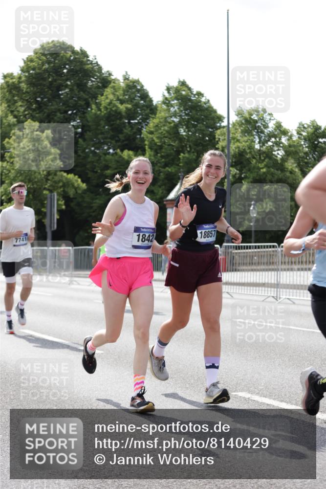29.06.2025 - hella hamburg halbmarathon Jannik Wohlers http://msf.ph/oto/8140429 29.06.2025 10:05:34 Lombardsbrücke 1229, 1448, 1830, 1842, 2471, 2540, 3062, 4169, 4542, 6014, 7741, 8051, 8316, 8894, 8909, 9477, 13042, 13054, 14987, 15766, 15772, 16441, 16687, 17885, 18768, 18857 meine-sportfotos.de