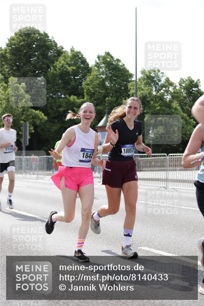 29.06.2025 - hella hamburg halbmarathon Jannik Wohlers http://msf.ph/oto/8140433 29.06.2025 10:05:35 Lombardsbrücke 1229, 1448, 1830, 1842, 2540, 3062, 4169, 4542, 6014, 7741, 8051, 8316, 8894, 8909, 9477, 13042, 13054, 14987, 15229, 15766, 15772, 16441, 16687, 17885, 18768, 18857 meine-sportfotos.de