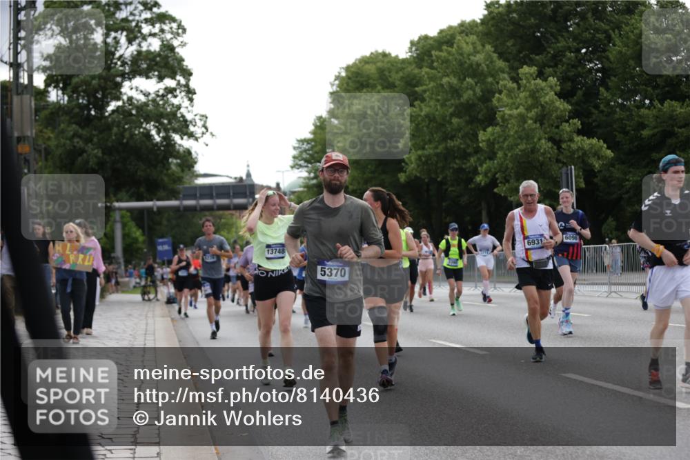 29.06.2025 - hella hamburg halbmarathon Jannik Wohlers http://msf.ph/oto/8140436 29.06.2025 10:43:07 Lombardsbrücke 1023, 1155, 1400, 1878, 3238, 3329, 3390, 4367, 4866, 5214, 5370, 5720, 6012, 6096, 6226, 6440, 6931, 7197, 7504, 7926, 8135, 8233, 8408, 8504, 9639, 9641, 9831, 10083, 10200, 10202, 10325, 11279, 11969, 12654, 13730, 13748, 14528, 14866, 14890, 15079, 15177, 15187, 15795, 15848, 16358, 16560, 16589, 16901, 16902, 17143, 17210, 18341, 18497, 19031, 19043, 19141 meine-sportfotos.de