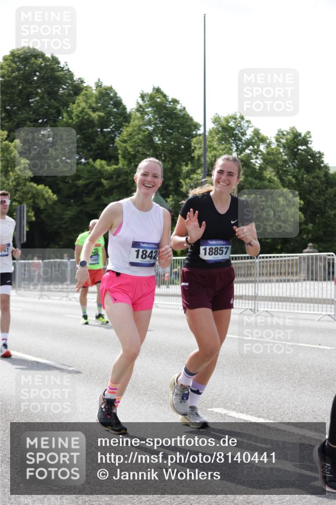 29.06.2025 - hella hamburg halbmarathon Jannik Wohlers http://msf.ph/oto/8140441 29.06.2025 10:05:35 Lombardsbrücke 1229, 1448, 1830, 1842, 2540, 3062, 4169, 4542, 6014, 7741, 8051, 8316, 8894, 8909, 9477, 13042, 13054, 14987, 15229, 15766, 15772, 16441, 16687, 17885, 18768, 18857 meine-sportfotos.de