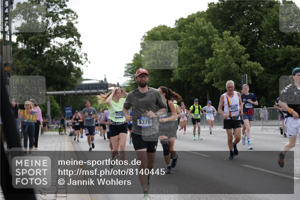 29.06.2025 - hella hamburg halbmarathon Jannik Wohlers http://msf.ph/oto/8140445 29.06.2025 10:43:07 Lombardsbrücke 1023, 1155, 1400, 1878, 3238, 3329, 3390, 4367, 4866, 5214, 5370, 5720, 6012, 6096, 6226, 6440, 6931, 7197, 7504, 7926, 8135, 8233, 8408, 8504, 9639, 9641, 9831, 10083, 10200, 10202, 10325, 11279, 11969, 12654, 13730, 13748, 14528, 14866, 14890, 15079, 15177, 15187, 15795, 15848, 16358, 16560, 16589, 16901, 16902, 17143, 17210, 18341, 18497, 19031, 19043, 19141 meine-sportfotos.de