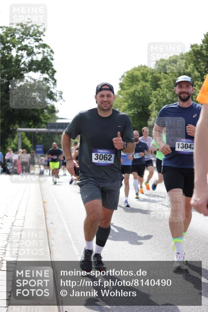 29.06.2025 - hella hamburg halbmarathon Jannik Wohlers http://msf.ph/oto/8140490 29.06.2025 10:05:39 Lombardsbrücke 1448, 1830, 1842, 3062, 4169, 4542, 6014, 7138, 7741, 8051, 8316, 9361, 13042, 13054, 14369, 14987, 15229, 15766, 15772, 16441, 16687, 17239, 17746, 17885, 18768, 18857, 18966 meine-sportfotos.de