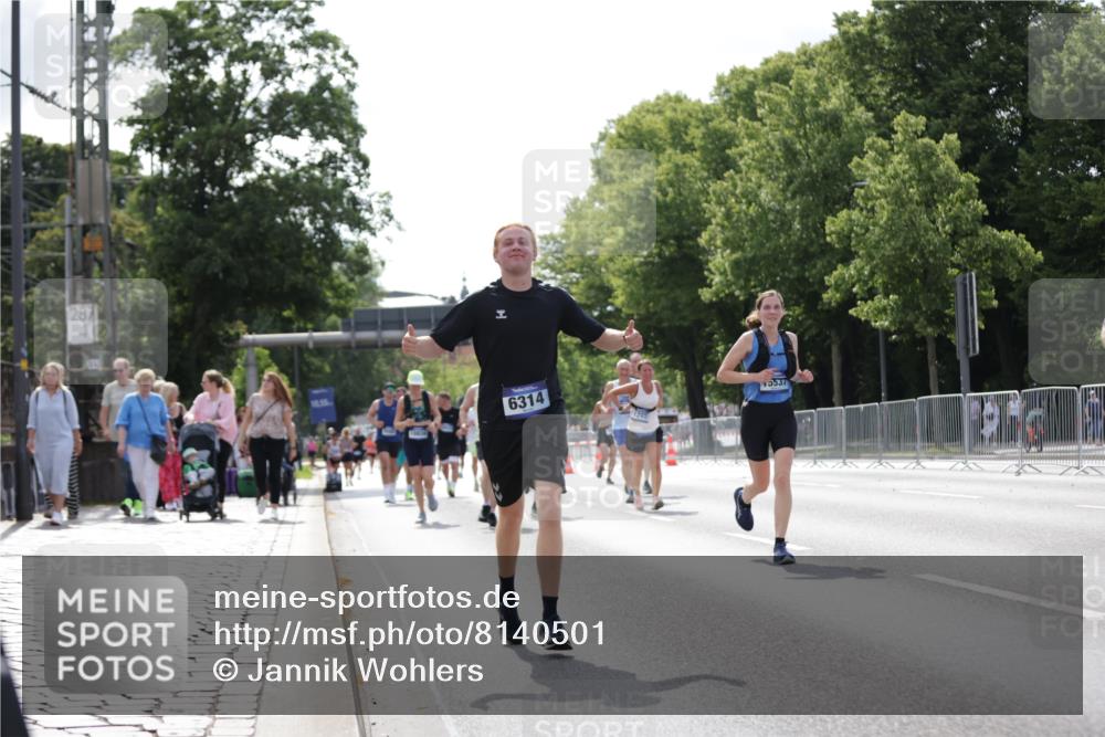 29.06.2025 - hella hamburg halbmarathon Jannik Wohlers http://msf.ph/oto/8140501 29.06.2025 10:05:53 Lombardsbrücke 1245, 1766, 4542, 4666, 4868, 5431, 6314, 7138, 9361, 9560, 10781, 13054, 13481, 13863, 14369, 15113, 15145, 15229, 15462, 15537, 17239, 17746, 18042, 18910, 18913, 18966 meine-sportfotos.de