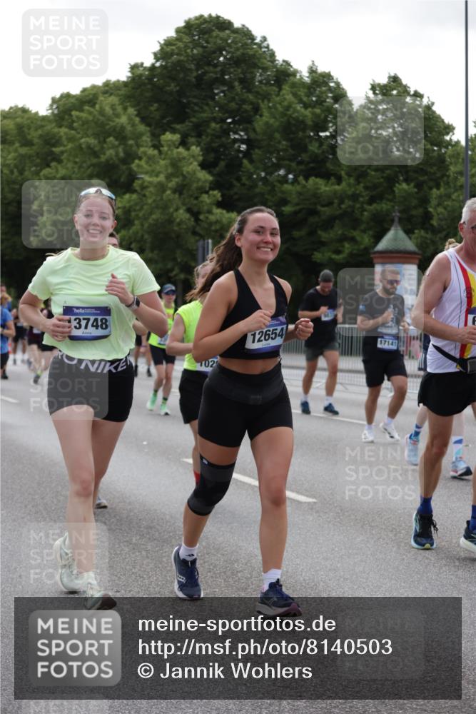 29.06.2025 - hella hamburg halbmarathon Jannik Wohlers http://msf.ph/oto/8140503 29.06.2025 10:43:09 Lombardsbrücke 1023, 1155, 1310, 1400, 1878, 3238, 3390, 4367, 4866, 5214, 5370, 6012, 6096, 6226, 6440, 6931, 6971, 6973, 7197, 7205, 7206, 7504, 7926, 8000, 8135, 8233, 8408, 8504, 9639, 9641, 9831, 10083, 10200, 10202, 10325, 11279, 11969, 12654, 13730, 13748, 14528, 14866, 14890, 15079, 15177, 15187, 15795, 15848, 16358, 16560, 16589, 16901, 16902, 17143, 17210, 18310, 18341, 18436, 18497, 19043, 19141 meine-sportfotos.de