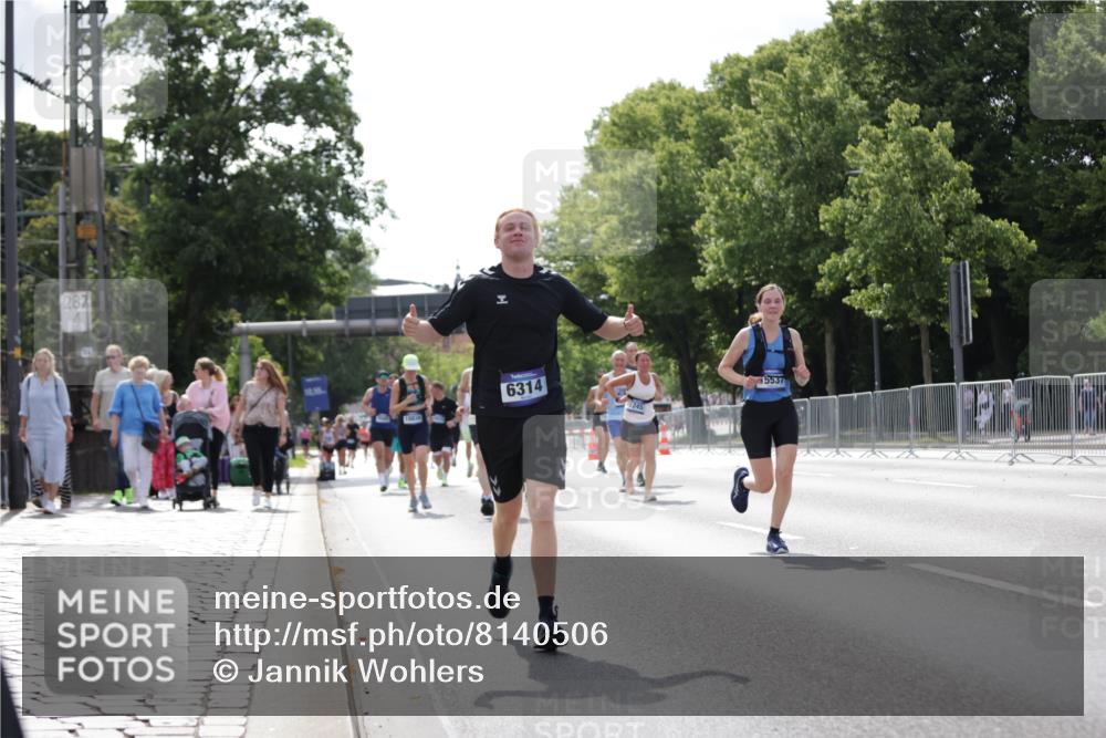 29.06.2025 - hella hamburg halbmarathon Jannik Wohlers http://msf.ph/oto/8140506 29.06.2025 10:05:53 Lombardsbrücke 1245, 1766, 4542, 4666, 4868, 5431, 6314, 7138, 9361, 9560, 10781, 13054, 13481, 13863, 14369, 15113, 15145, 15229, 15462, 15537, 17239, 17746, 18042, 18910, 18913, 18966 meine-sportfotos.de