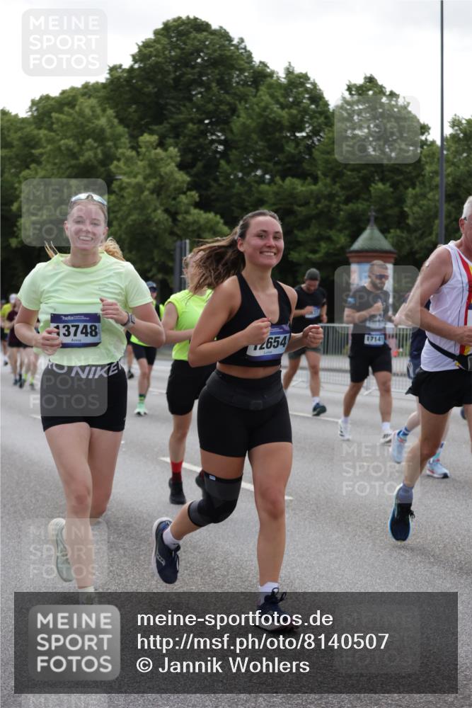 29.06.2025 - hella hamburg halbmarathon Jannik Wohlers http://msf.ph/oto/8140507 29.06.2025 10:43:09 Lombardsbrücke 1023, 1155, 1310, 1400, 1878, 3238, 3390, 4367, 4866, 5214, 5370, 6012, 6096, 6226, 6440, 6931, 6971, 6973, 7197, 7205, 7206, 7504, 7926, 8000, 8135, 8233, 8408, 8504, 9639, 9641, 9831, 10083, 10200, 10202, 10325, 11279, 11969, 12654, 13730, 13748, 14528, 14866, 14890, 15079, 15177, 15187, 15795, 15848, 16358, 16560, 16589, 16901, 16902, 17143, 17210, 18310, 18341, 18436, 18497, 19043, 19141 meine-sportfotos.de