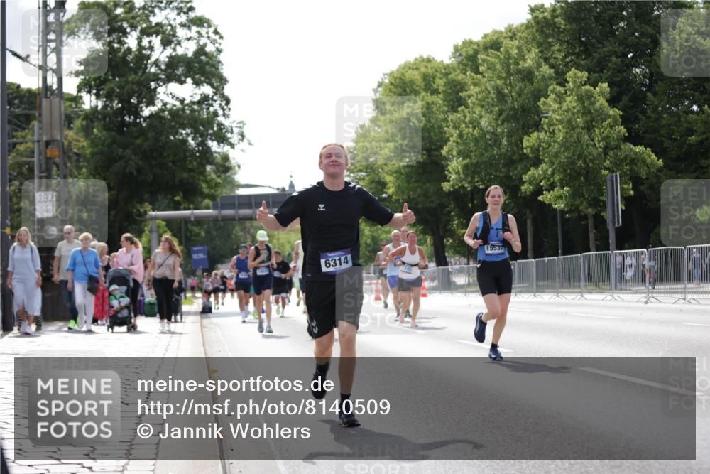 29.06.2025 - hella hamburg halbmarathon Jannik Wohlers http://msf.ph/oto/8140509 29.06.2025 10:05:53 Lombardsbrücke 1245, 1766, 4542, 4666, 4868, 5431, 6314, 7138, 9361, 9560, 10781, 13054, 13481, 13863, 14369, 15113, 15145, 15229, 15462, 15537, 17239, 17746, 18042, 18910, 18913, 18966 meine-sportfotos.de