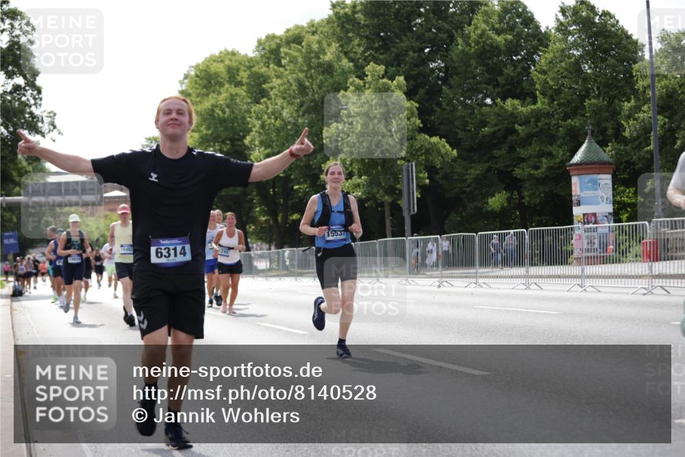 29.06.2025 - hella hamburg halbmarathon Jannik Wohlers http://msf.ph/oto/8140528 29.06.2025 10:05:54 Lombardsbrücke 1245, 1766, 4542, 4666, 4868, 5431, 6314, 7138, 9361, 9560, 10214, 10297, 10781, 13481, 13863, 14369, 15113, 15145, 15229, 15462, 15537, 15858, 17239, 17746, 18042, 18575, 18910, 18913, 18966 meine-sportfotos.de