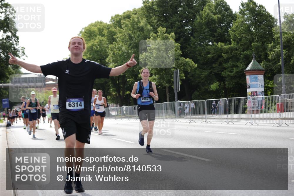 29.06.2025 - hella hamburg halbmarathon Jannik Wohlers http://msf.ph/oto/8140533 29.06.2025 10:05:54 Lombardsbrücke 1245, 1766, 4542, 4666, 4868, 5431, 6314, 7138, 9361, 9560, 10214, 10297, 10781, 13481, 13863, 14369, 15113, 15145, 15229, 15462, 15537, 15858, 17239, 17746, 18042, 18575, 18910, 18913, 18966 meine-sportfotos.de