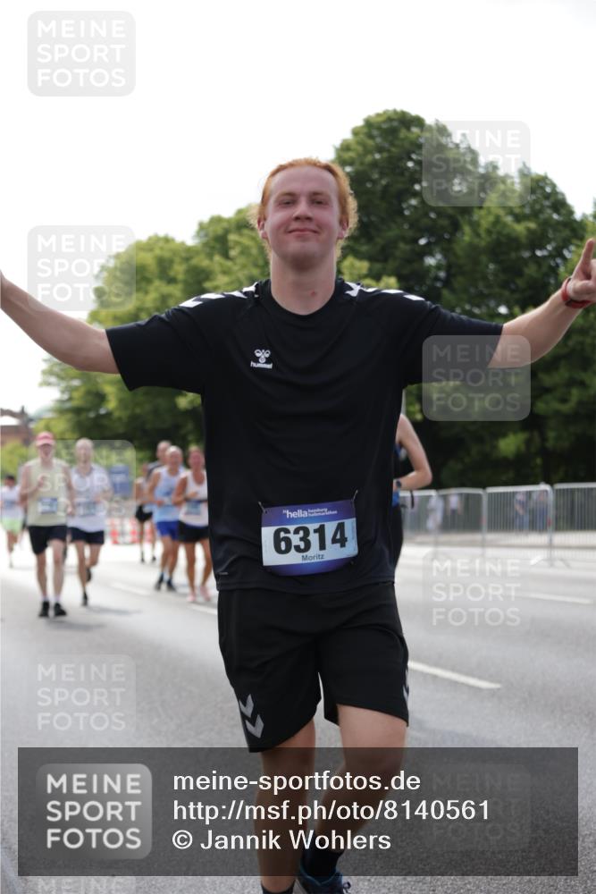29.06.2025 - hella hamburg halbmarathon Jannik Wohlers http://msf.ph/oto/8140561 29.06.2025 10:05:55 Lombardsbrücke 1245, 1766, 4666, 4868, 5431, 6314, 7138, 9361, 9560, 10214, 10297, 10781, 13481, 13863, 14369, 15113, 15145, 15229, 15462, 15537, 15858, 17239, 17746, 18042, 18575, 18577, 18910, 18913, 18966 meine-sportfotos.de