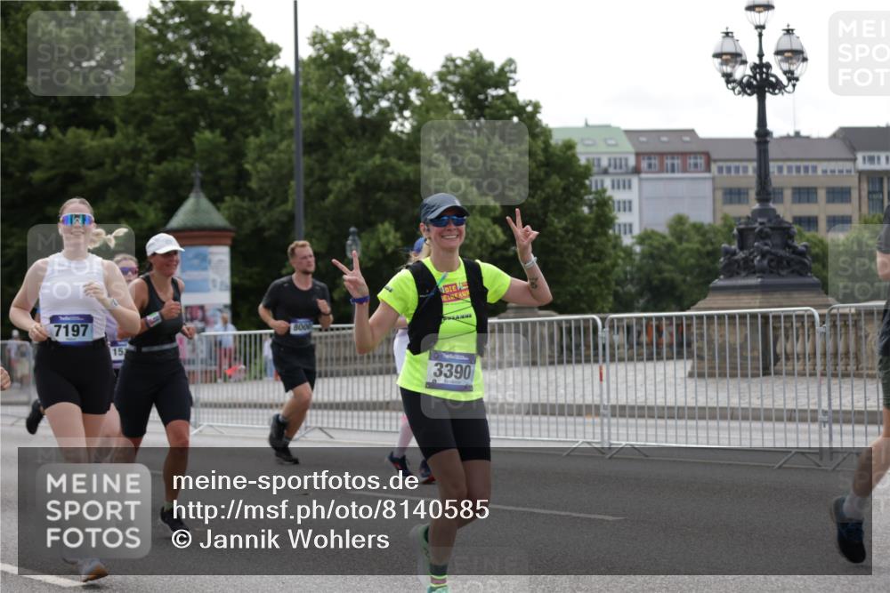 29.06.2025 - hella hamburg halbmarathon Jannik Wohlers http://msf.ph/oto/8140585 29.06.2025 10:43:13 Lombardsbrücke 1023, 1310, 1400, 2733, 3390, 4866, 5192, 5201, 5214, 5370, 6012, 6096, 6226, 6931, 6971, 6973, 7197, 7205, 7206, 7489, 7504, 7926, 8000, 8233, 8408, 8504, 9831, 10083, 10097, 10200, 10202, 10220, 10325, 10799, 11279, 12518, 12654, 13705, 13730, 13748, 14866, 14890, 15079, 15177, 15187, 15448, 15795, 15848, 16358, 16560, 16589, 16901, 16902, 17143, 17210, 17501, 18310, 18318, 18341, 18436, 18497, 19141 meine-sportfotos.de