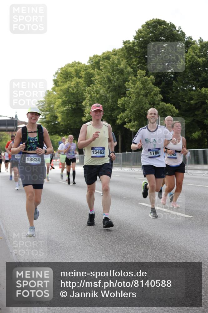 29.06.2025 - hella hamburg halbmarathon Jannik Wohlers http://msf.ph/oto/8140588 29.06.2025 10:05:58 Lombardsbrücke 1245, 1766, 4666, 4868, 5431, 6314, 7138, 9361, 9560, 10214, 10297, 10781, 13481, 13863, 15113, 15145, 15462, 15537, 15858, 17239, 18042, 18575, 18577, 18910, 18913, 18966 meine-sportfotos.de