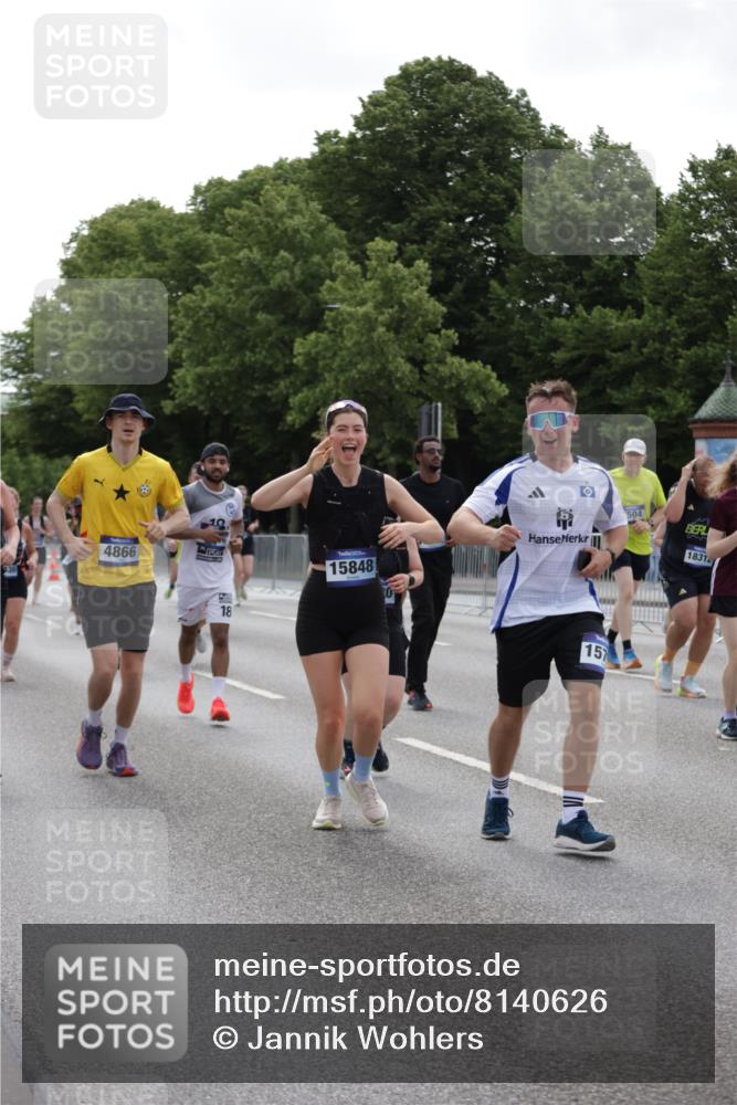 29.06.2025 - hella hamburg halbmarathon Jannik Wohlers http://msf.ph/oto/8140626 29.06.2025 10:43:15 Lombardsbrücke 1023, 1310, 1400, 2733, 3390, 3597, 4866, 5192, 5201, 5214, 5370, 6012, 6036, 6096, 6226, 6334, 6931, 6971, 6973, 7197, 7205, 7206, 7489, 7504, 7926, 8000, 8058, 8233, 8504, 9704, 9831, 10083, 10097, 10200, 10202, 10220, 10285, 10325, 10553, 10799, 12518, 12654, 13371, 13705, 13730, 13748, 14866, 14890, 15079, 15177, 15187, 15448, 15795, 15848, 16298, 16560, 16589, 16901, 16902, 17143, 17210, 17501, 18310, 18318, 18341, 18436 meine-sportfotos.de