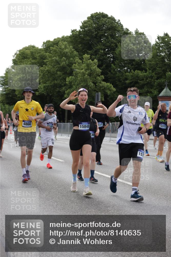 29.06.2025 - hella hamburg halbmarathon Jannik Wohlers http://msf.ph/oto/8140635 29.06.2025 10:43:15 Lombardsbrücke 1023, 1310, 1400, 2733, 3390, 3597, 4866, 5192, 5201, 5214, 5370, 6012, 6036, 6096, 6226, 6334, 6931, 6971, 6973, 7197, 7205, 7206, 7489, 7504, 7926, 8000, 8058, 8233, 8504, 9704, 9831, 10083, 10097, 10200, 10202, 10220, 10285, 10325, 10553, 10799, 12518, 12654, 13371, 13705, 13730, 13748, 14866, 14890, 15079, 15177, 15187, 15448, 15795, 15848, 16298, 16560, 16589, 16901, 16902, 17143, 17210, 17501, 18310, 18318, 18341, 18436 meine-sportfotos.de