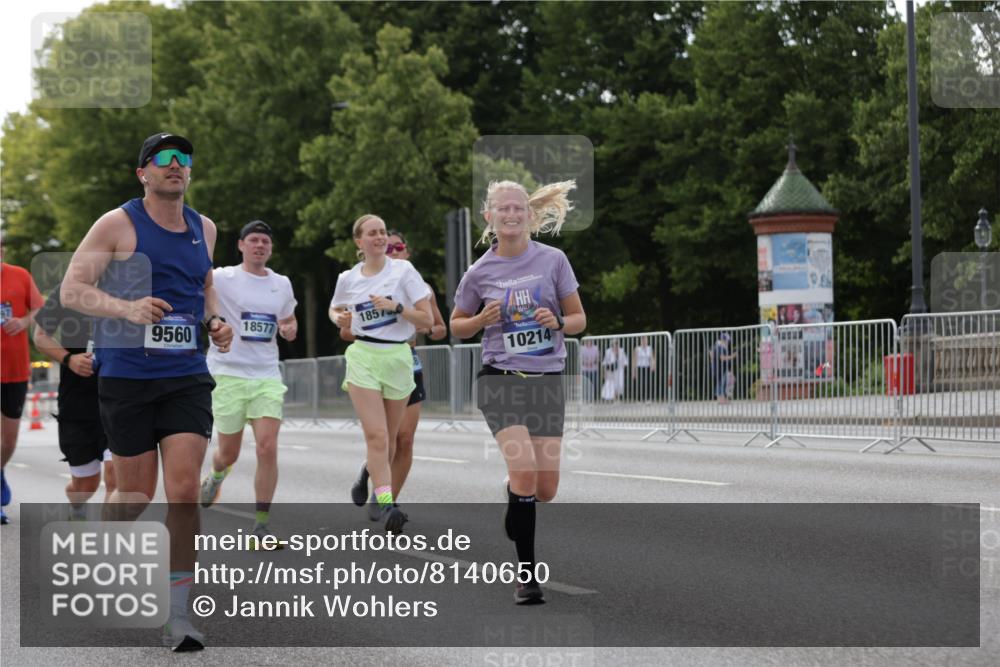 29.06.2025 - hella hamburg halbmarathon Jannik Wohlers http://msf.ph/oto/8140650 29.06.2025 10:06:01 Lombardsbrücke 1245, 1766, 4666, 4868, 5431, 6314, 9560, 10214, 10297, 10781, 13481, 13863, 15113, 15145, 15462, 15537, 15858, 18042, 18575, 18577, 18910, 18913 meine-sportfotos.de
