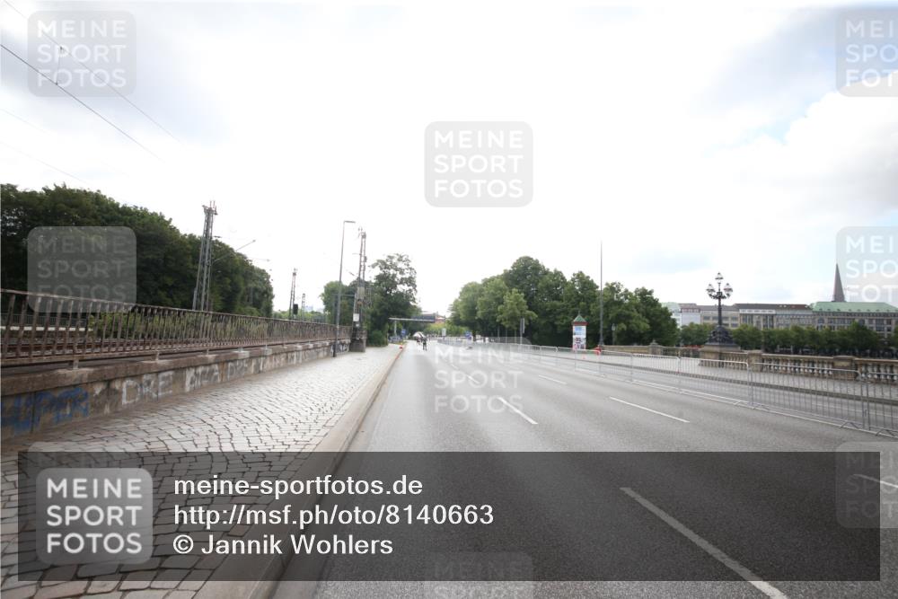29.06.2025 - hella hamburg halbmarathon Jannik Wohlers http://msf.ph/oto/8140663 29.06.2025 09:00:37 Lombardsbrücke  meine-sportfotos.de