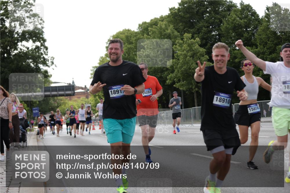 29.06.2025 - hella hamburg halbmarathon Jannik Wohlers http://msf.ph/oto/8140709 29.06.2025 10:06:04 Lombardsbrücke 1245, 1766, 4666, 4868, 6314, 6664, 9560, 10214, 10297, 10736, 10886, 12371, 13475, 13863, 14607, 15113, 15145, 15462, 15537, 15858, 17059, 18042, 18575, 18577, 18652, 18910, 18913 meine-sportfotos.de