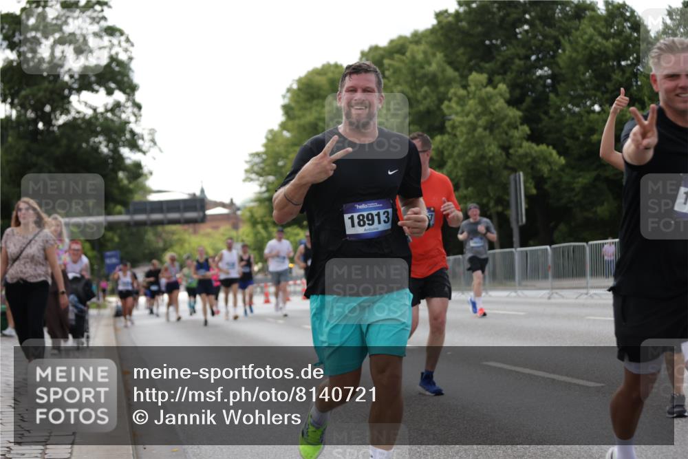 29.06.2025 - hella hamburg halbmarathon Jannik Wohlers http://msf.ph/oto/8140721 29.06.2025 10:06:04 Lombardsbrücke 1245, 1766, 4666, 4868, 6314, 6664, 9560, 10214, 10297, 10736, 10886, 12371, 13475, 13863, 14607, 15113, 15145, 15462, 15537, 15858, 17059, 18042, 18575, 18577, 18652, 18910, 18913 meine-sportfotos.de