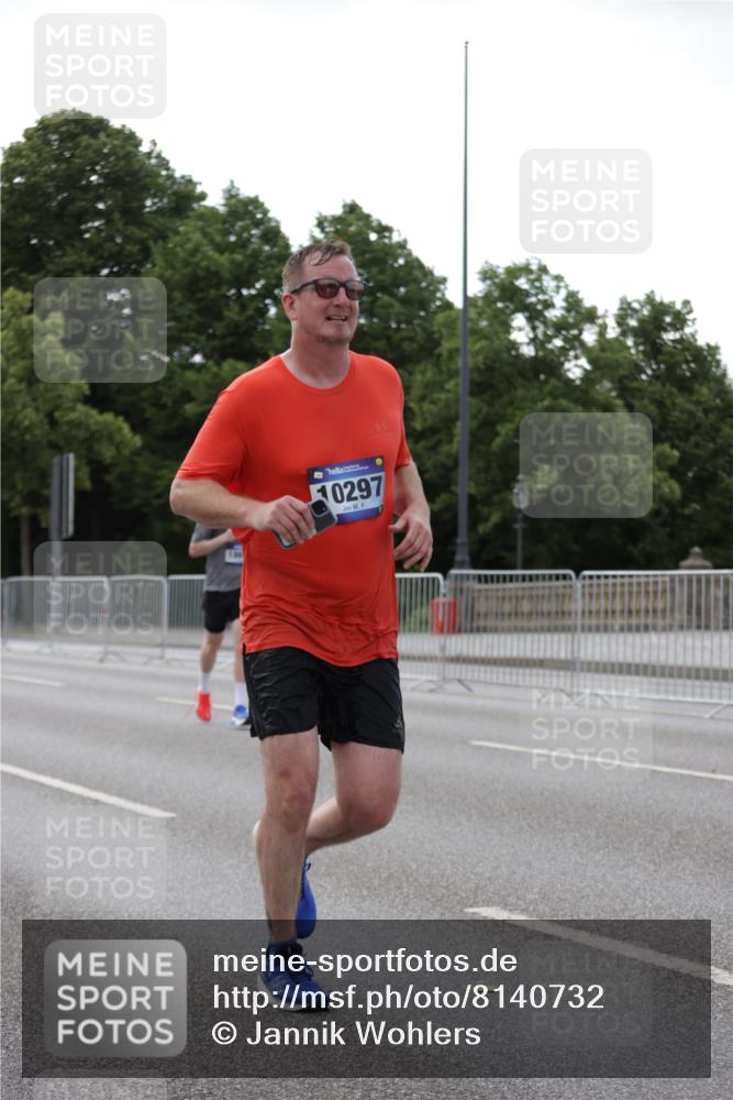 29.06.2025 - hella hamburg halbmarathon Jannik Wohlers http://msf.ph/oto/8140732 29.06.2025 10:06:06 Lombardsbrücke 1245, 1766, 4666, 5807, 5951, 6664, 9560, 10214, 10297, 10736, 10886, 12371, 13475, 13863, 14607, 15113, 15377, 15462, 15537, 15858, 16933, 17059, 18042, 18575, 18577, 18652, 18910, 18913 meine-sportfotos.de