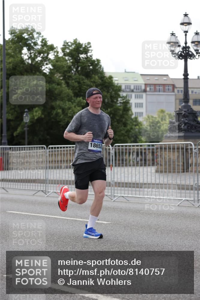 29.06.2025 - hella hamburg halbmarathon Jannik Wohlers http://msf.ph/oto/8140757 29.06.2025 10:06:07 Lombardsbrücke 1245, 1766, 4666, 5807, 5951, 6664, 9560, 10214, 10297, 10736, 10886, 12371, 13475, 13863, 14607, 15113, 15377, 15462, 15858, 16933, 17059, 18042, 18575, 18577, 18652, 18910, 18913 meine-sportfotos.de