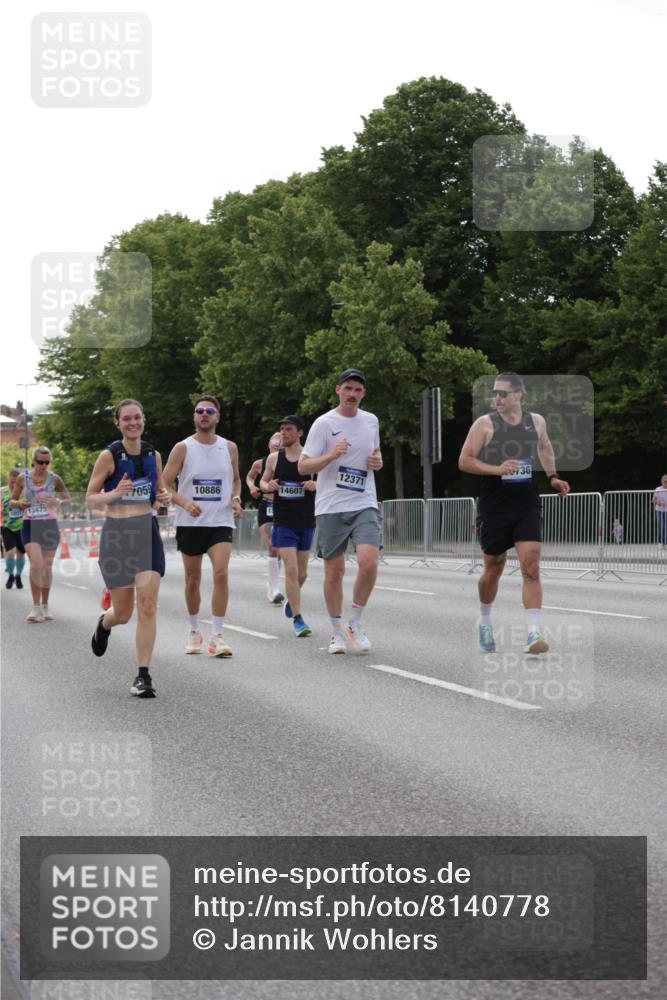 29.06.2025 - hella hamburg halbmarathon Jannik Wohlers http://msf.ph/oto/8140778 29.06.2025 10:06:10 Lombardsbrücke 1766, 4666, 5807, 5951, 6664, 8290, 9560, 10214, 10297, 10736, 10886, 12371, 13475, 14607, 15377, 15858, 16933, 17059, 18042, 18381, 18575, 18577, 18652, 18828, 18910, 18913 meine-sportfotos.de