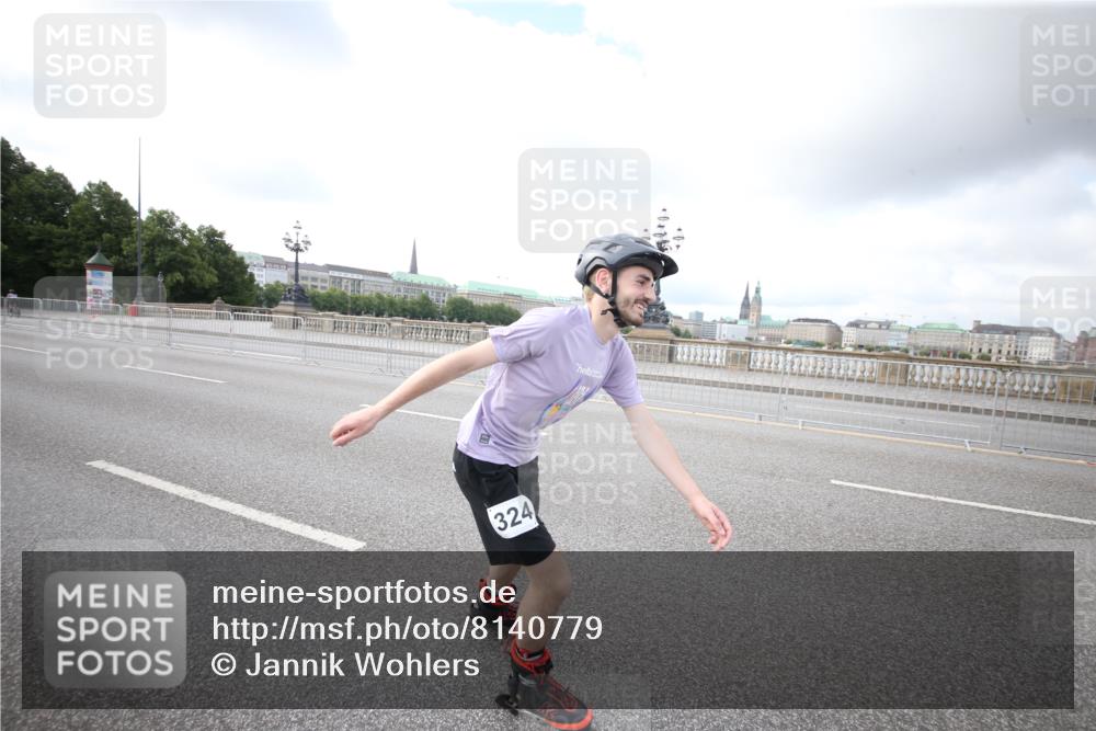 29.06.2025 - hella hamburg halbmarathon Jannik Wohlers http://msf.ph/oto/8140779 29.06.2025 09:03:37 Lombardsbrücke  meine-sportfotos.de