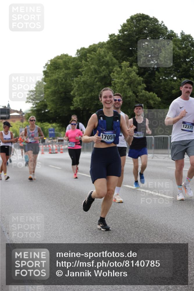 29.06.2025 - hella hamburg halbmarathon Jannik Wohlers http://msf.ph/oto/8140785 29.06.2025 10:06:11 Lombardsbrücke 4666, 5807, 5951, 6664, 8290, 9560, 10214, 10297, 10736, 10886, 12371, 13475, 14607, 15377, 15858, 16692, 16933, 17059, 18042, 18381, 18575, 18577, 18652, 18828, 18910, 18913 meine-sportfotos.de