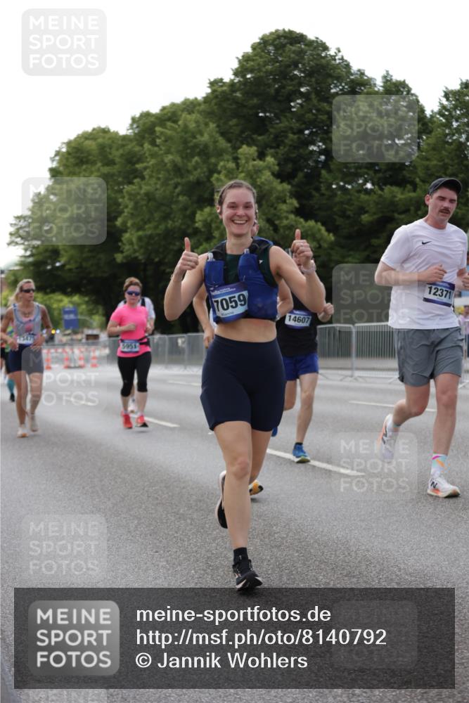 29.06.2025 - hella hamburg halbmarathon Jannik Wohlers http://msf.ph/oto/8140792 29.06.2025 10:06:12 Lombardsbrücke 5807, 5951, 6664, 8290, 9560, 10214, 10297, 10736, 10886, 12371, 13475, 14607, 15377, 15858, 16692, 16933, 17059, 18381, 18575, 18577, 18652, 18828, 18910, 18913 meine-sportfotos.de