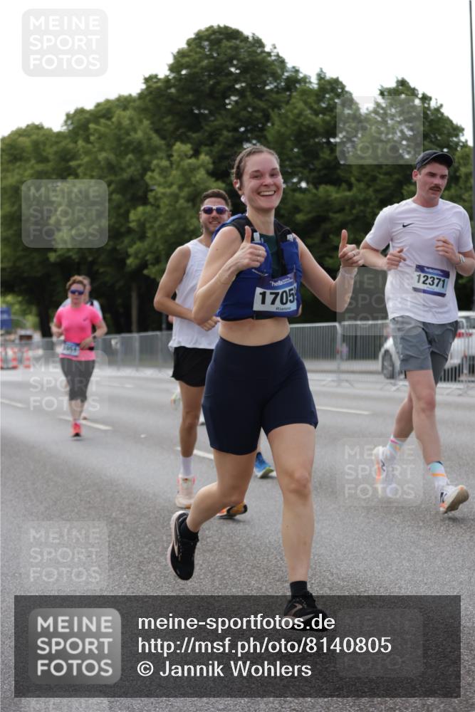 29.06.2025 - hella hamburg halbmarathon Jannik Wohlers http://msf.ph/oto/8140805 29.06.2025 10:06:12 Lombardsbrücke 5807, 5951, 6664, 8290, 9560, 10214, 10297, 10736, 10886, 12371, 13475, 14607, 15377, 15858, 16692, 16933, 17059, 18381, 18575, 18577, 18652, 18828, 18910, 18913 meine-sportfotos.de