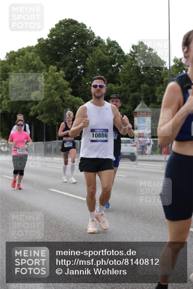 29.06.2025 - hella hamburg halbmarathon Jannik Wohlers http://msf.ph/oto/8140812 29.06.2025 10:06:12 Lombardsbrücke 5807, 5951, 6664, 8290, 9560, 10214, 10297, 10736, 10886, 12371, 13475, 14607, 15377, 15858, 16692, 16933, 17059, 18381, 18575, 18577, 18652, 18828, 18910, 18913 meine-sportfotos.de